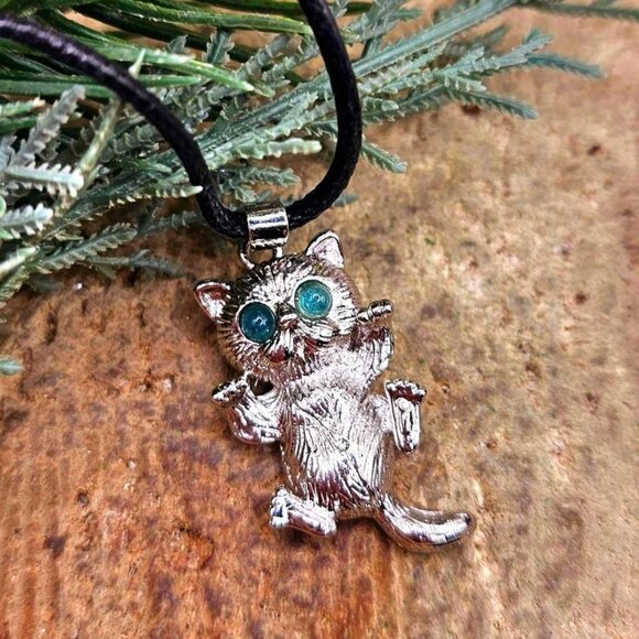 Cute Nature Green Tourmaline Sneaky Cat Pendant Necklace. Price includes both pe - Picture 3 of 10